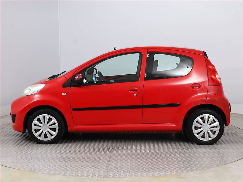 Peugeot 107 (2011) 1.0, nová STK, za dobrou cenu - fotka 3 z 12