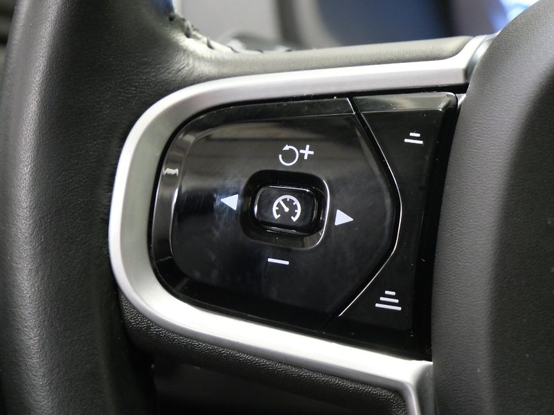 Volvo XC90 - fotka 15 z 27