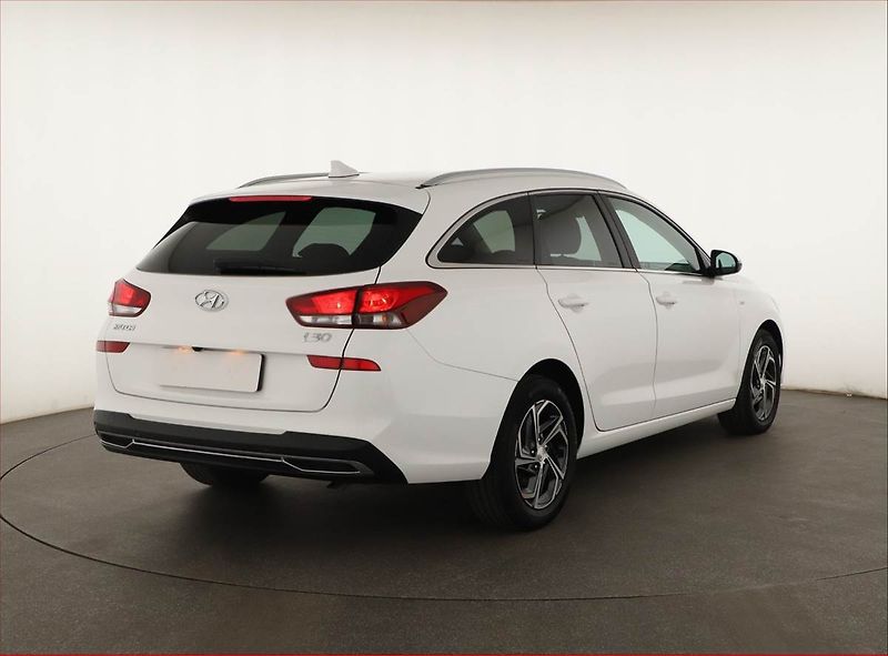 Hyundai i30 (2023) Smart 1.5 T-GDI, ČR,1.maj - fotka 5 z 20