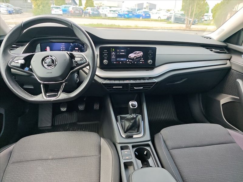 Škoda Octavia 2,0 TDI Ambition - fotka 9 z 11