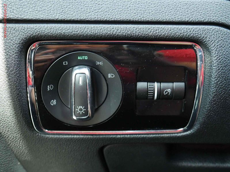 Škoda Superb (2012) 2.0TDi, 2.maj,ČR, DSG, bixen - fotka 20 z 20
