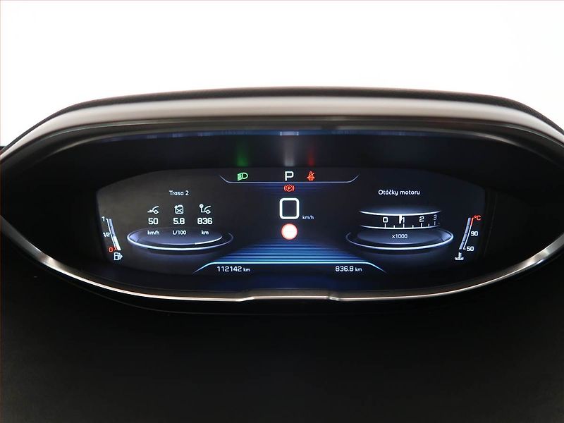 Peugeot 3008 (2018) 1.5 BlueHDi, Automat, ČR,1.maj - fotka 10 z 15
