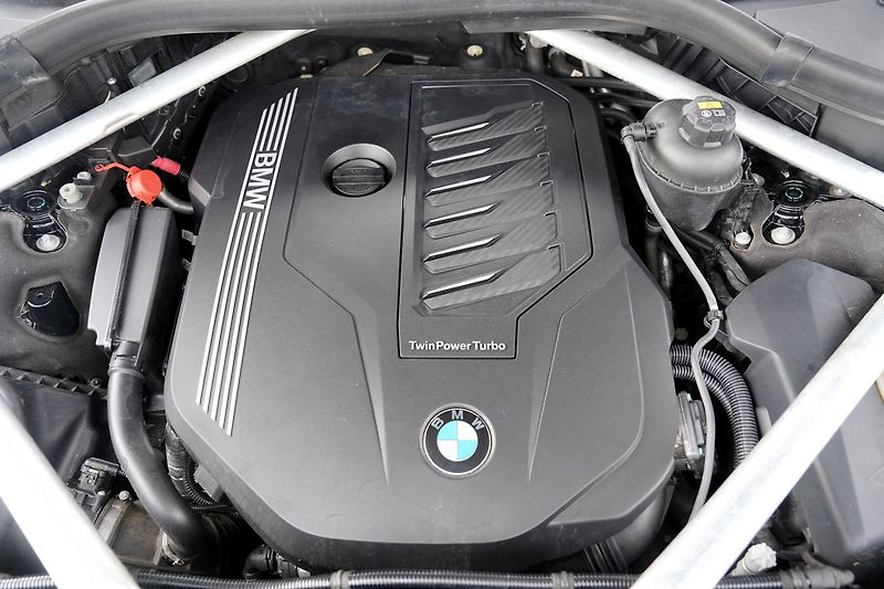 BMW X7 40i xDrive/panorama/7 míst - fotka 10 z 47