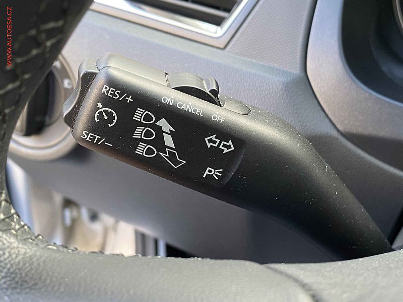 Škoda Rapid (2013) 1.4 TSi, Elegance, DSG - fotka 13 z 16