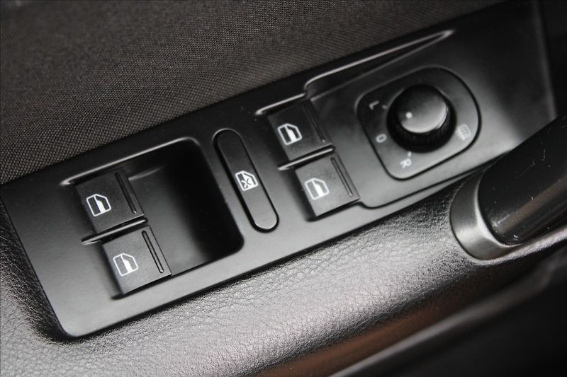 Volkswagen Passat 2,0 TDI  ČR,AUTOMAT,4x4,TAŽNÉ - fotka 20 z 29