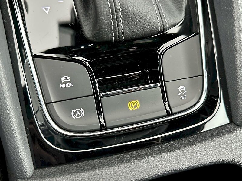 Škoda Karoq (2026) DSG 2.0TDI 110kW 4x4 SportLine - fotka 25 z 35