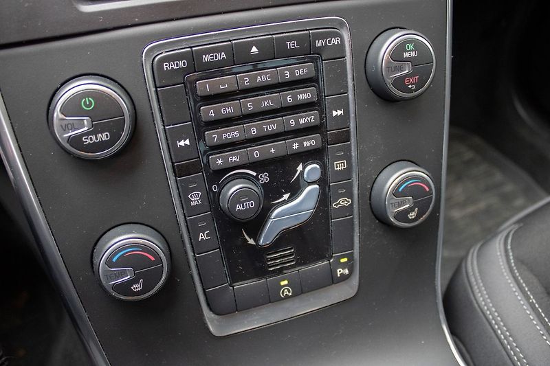 Volvo V60 - fotka 27 z 36