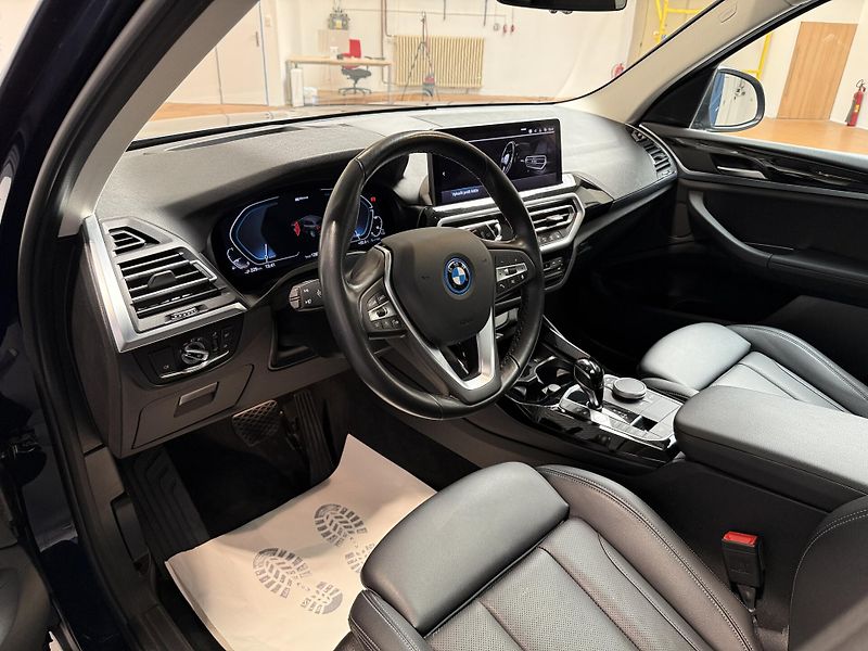 BMW X3 2.0 xDrive30e AT - fotka 5 z 15