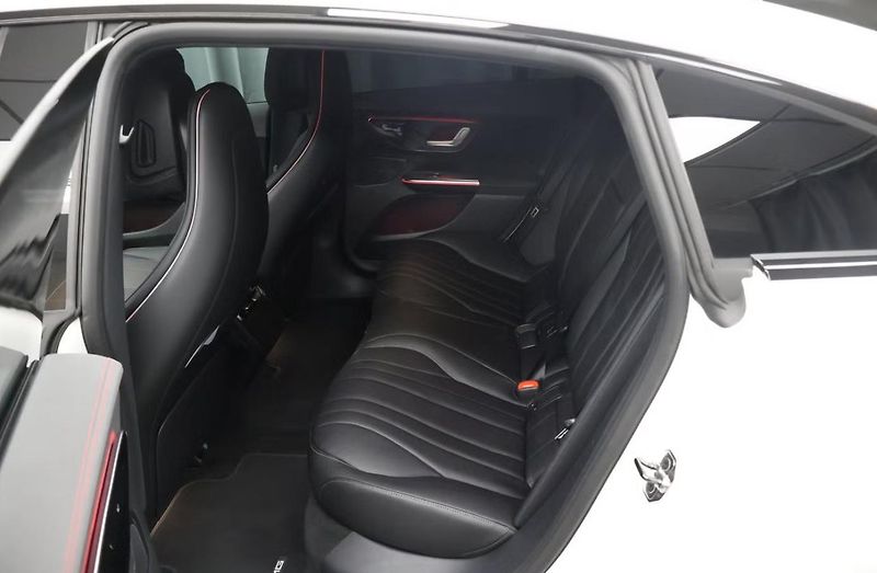 Mercedes-Benz EQE 350 AMG 4M Kamera Tažné BLIS  - fotka 11 z 23