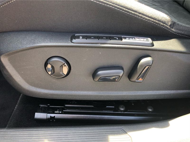 Volkswagen Golf Style 2.0 TDI 110 kW DSG Varia - fotka 27 z 28