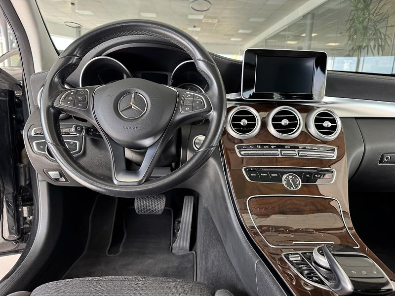 Mercedes-Benz Třídy C 250d 4Matic*Distronic*AirMatic - fotka 9 z 35