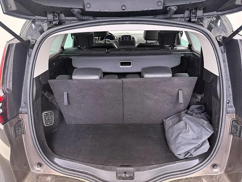 Renault Grand Scénic 1.3TCe 103kW Bose 7-Míst TZ - fotka 8 z 12