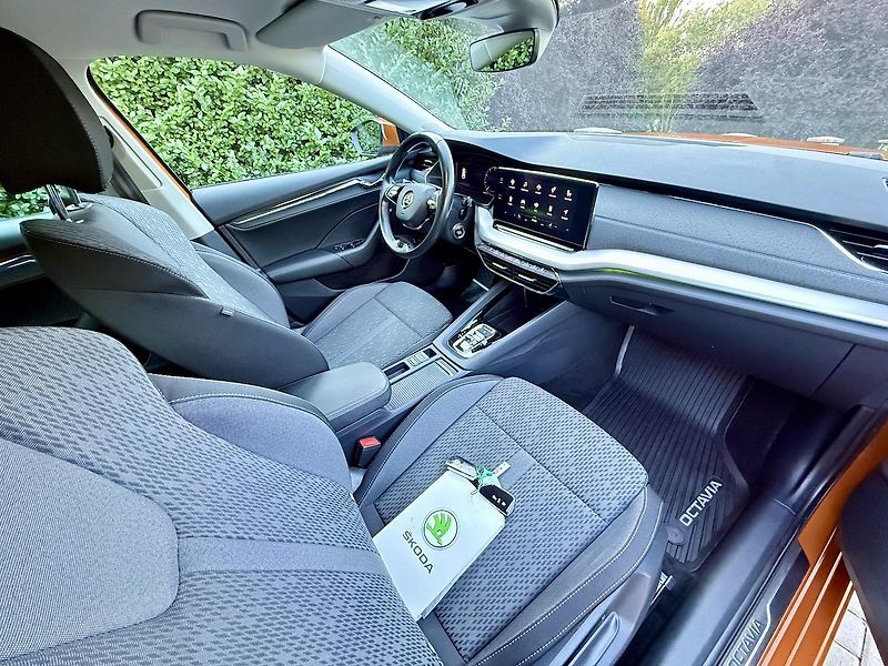 Škoda Octavia (2022) 1.4TSi iV 150kW STYLE TAŽNÉ ČR - fotka 4 z 20