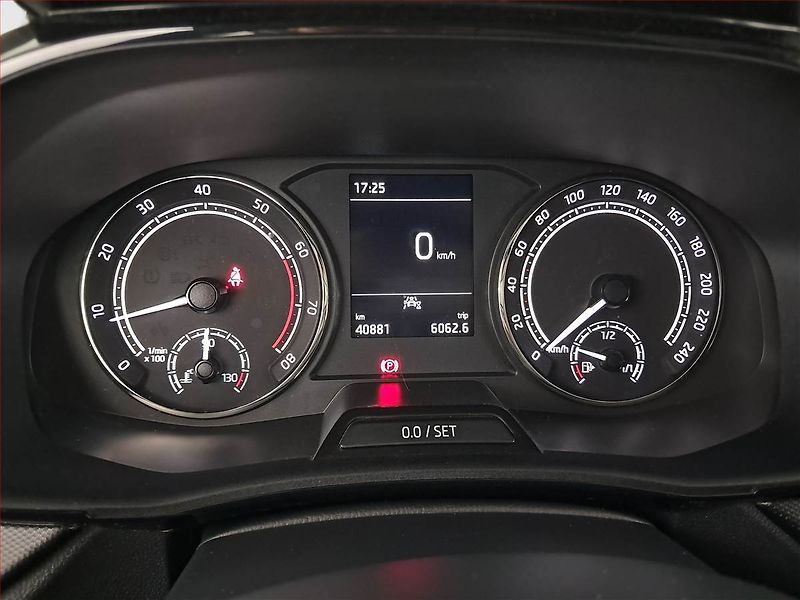 Škoda Fabia (2022) 1.0, Serv.kniha, Tempomat - fotka 10 z 18