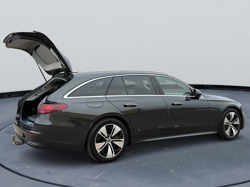 Mercedes-Benz Třídy E 300de 4M Avantgarde 360 Taž - fotka 22 z 24