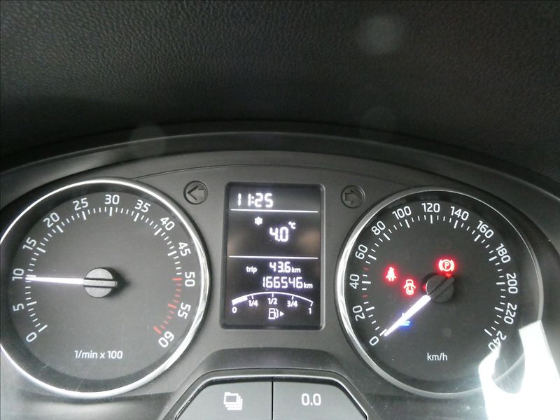 Škoda Rapid 1,6 TDi 66kW 2x kola,klima,ČR - fotka 30 z 37