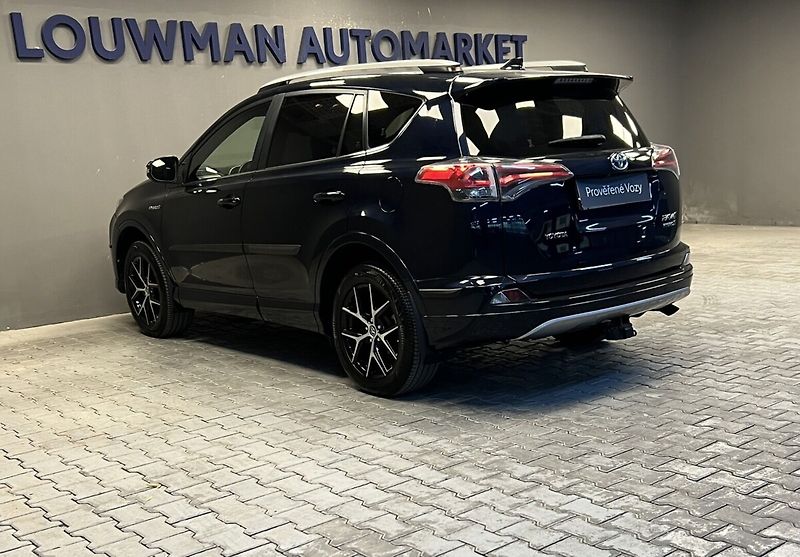 Toyota RAV4 SELECTION 4x4 e-CVT - fotka 18 z 19