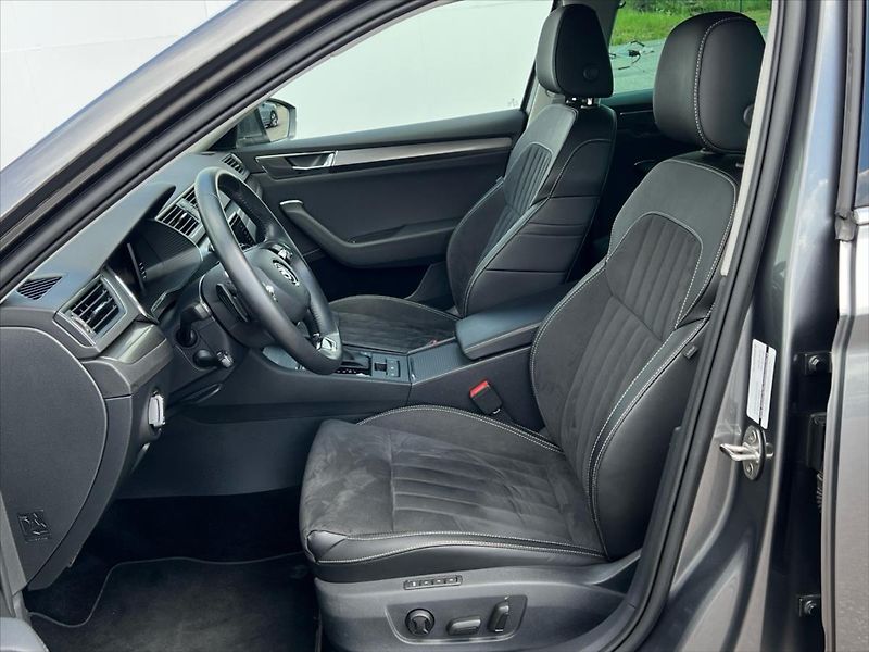 Škoda Superb 2,0 TDi 110kW 7DSG STYLE PLUS - fotka 11 z 28