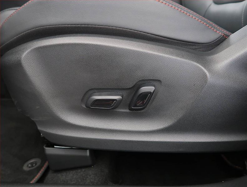 MG ZS (2024) Exclusive 1.0 Turbo - fotka 23 z 26