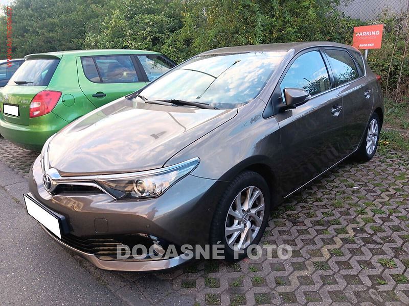 Toyota Auris (2019) 1.6i, ČR, servis.kniha - fotka 1 z 3