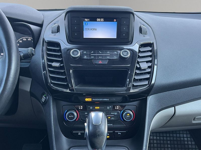 Ford Tourneo Connect (2018) 1.5 EcoBlue 88kW, ČR, Aut. - fotka 14 z 23
