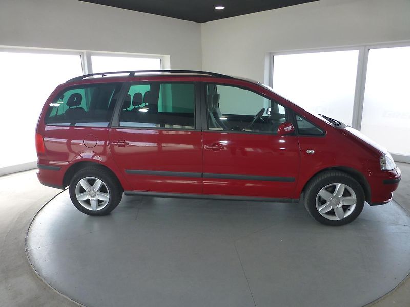 Seat Alhambra (2004) 1,9TDI**VYHŘ.S*ALU*TAŽNÉ*7MÍS - fotka 4 z 23