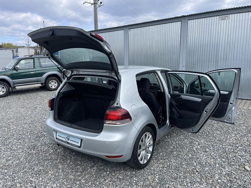 Volkswagen Golf 1.6TDi 105PS  6 HIGHLINE TOP!! - fotka 151 z 176