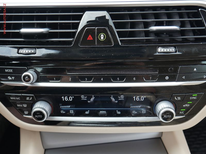 BMW Řada 5 (2018) 2.0D 520d, AT, LED, navi - fotka 15 z 25