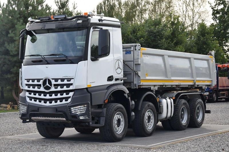 Mercedes-Benz (2018) Arocs 3252 8x4 Bordmatik  - fotka 9 z 27