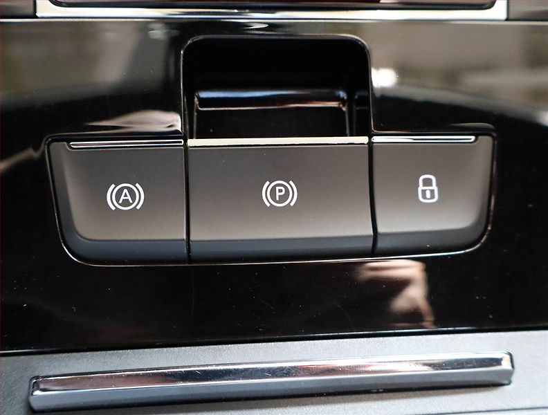 Škoda Superb (2018) Sportline 2.0 TDI, 4X4 - fotka 23 z 31