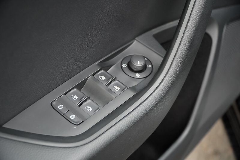Škoda Superb 2.0 TDI 140kW 4x4 full servis - fotka 24 z 37