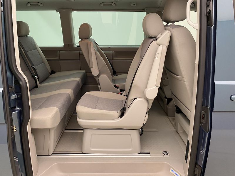 Volkswagen Multivan 2.0TDI 170kW 4MOTION DSG 7míst - fotka 22 z 34