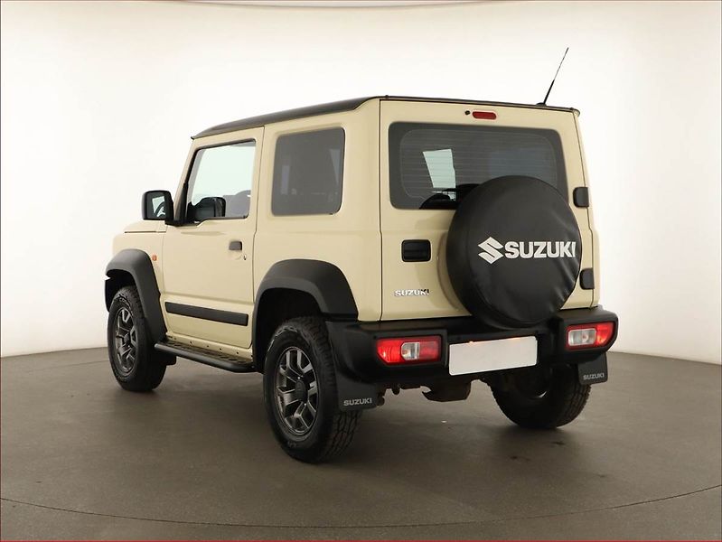 Suzuki Jimny (2023) 1.5 AllGrip - fotka 4 z 11