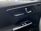 Mercedes-Benz Třídy C (2025) 220 d 4MATIC kombi - náhled 17