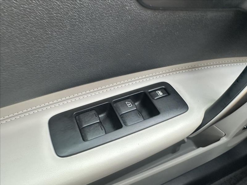 Nissan Qashqai 2,0 4x4 AUTOMAT TEKNA - fotka 20 z 37