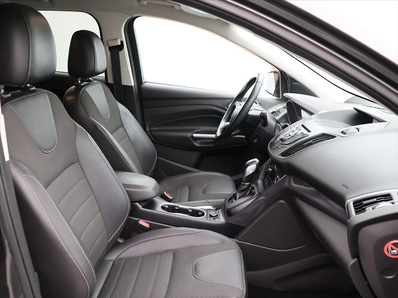 Ford Kuga 2,0 TDCi 132 kW 4x4 - fotka 12 z 28