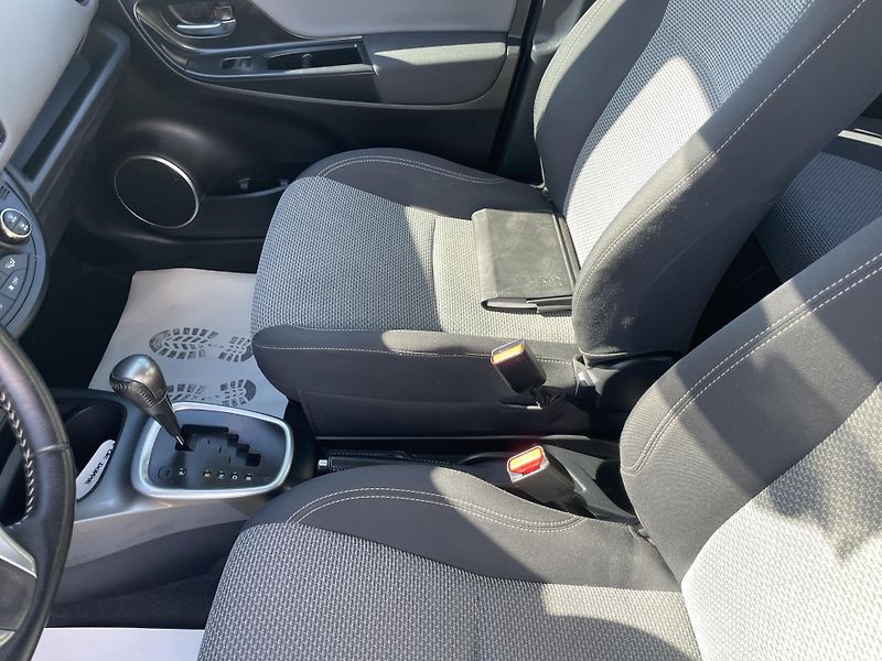Toyota Yaris 1.5i 16v HYBRID 142TKM TOP 1A! - fotka 90 z 169