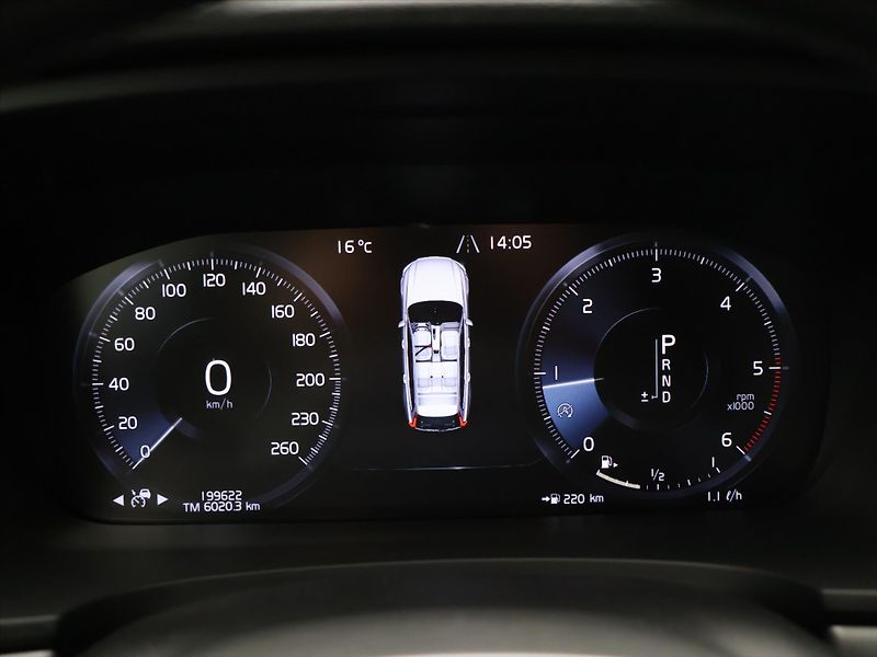 Volvo V90 2,0 D4 140kW Aut. AWD Momentum - fotka 16 z 30