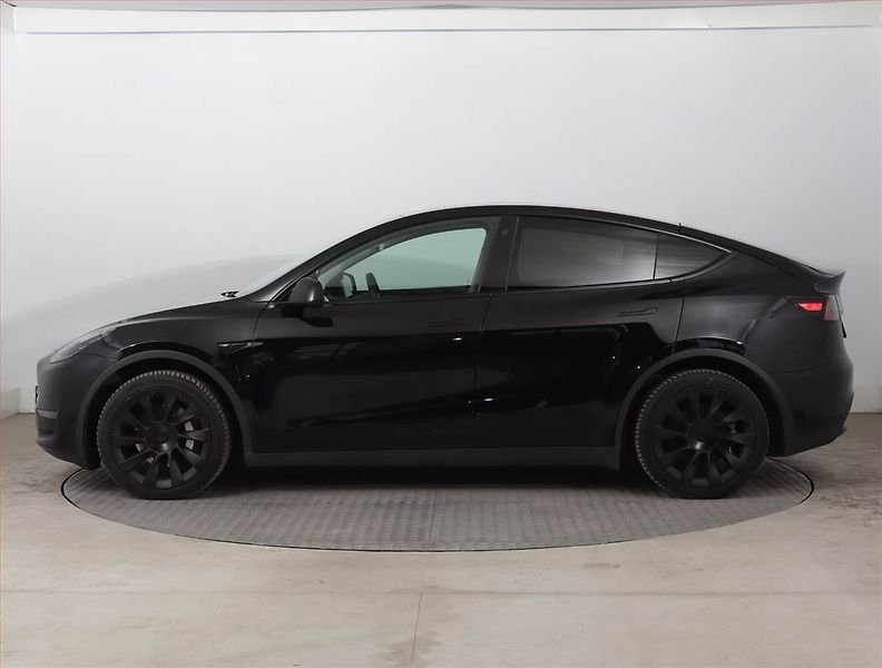 Tesla Model Y (2023) Long Range AWD 79kWh, SoH 92% - fotka 3 z 24