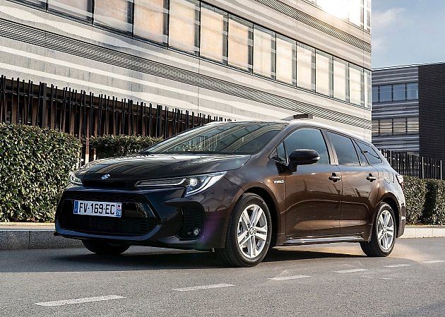 Suzuki Swace - od 599 900 Kč., zdroj: Se svolením Suzuki