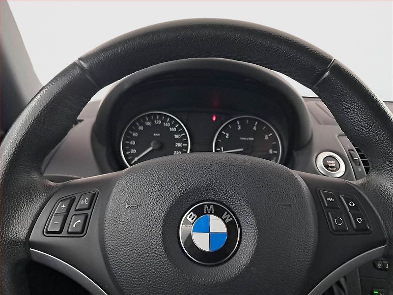 BMW Řada 1 (2011) 116i - fotka 17 z 17