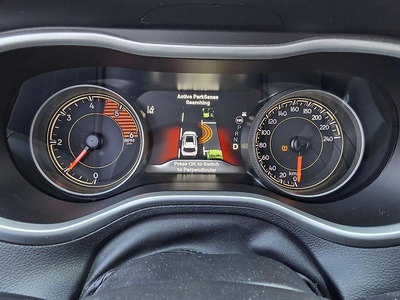 Jeep Cherokee 147kW 4x4 LIMITED KŮŽE NAV - fotka 20 z 49