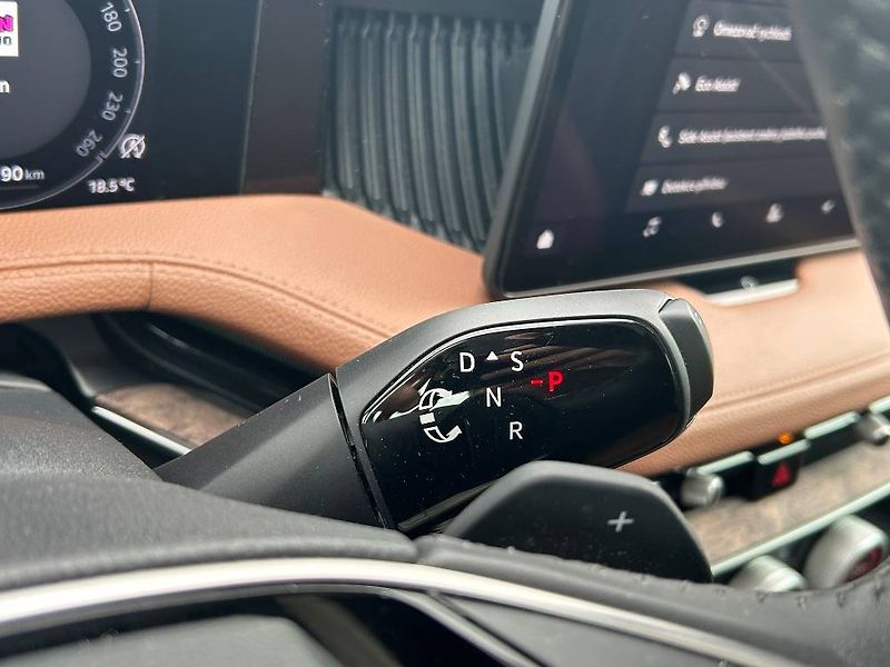 Škoda Superb L&K 7DSG 2,0TDI - fotka 17 z 28
