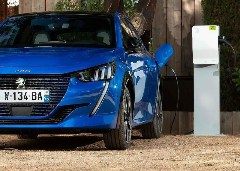 Peugeot chystá příliv svých elektrifikovaných aut.