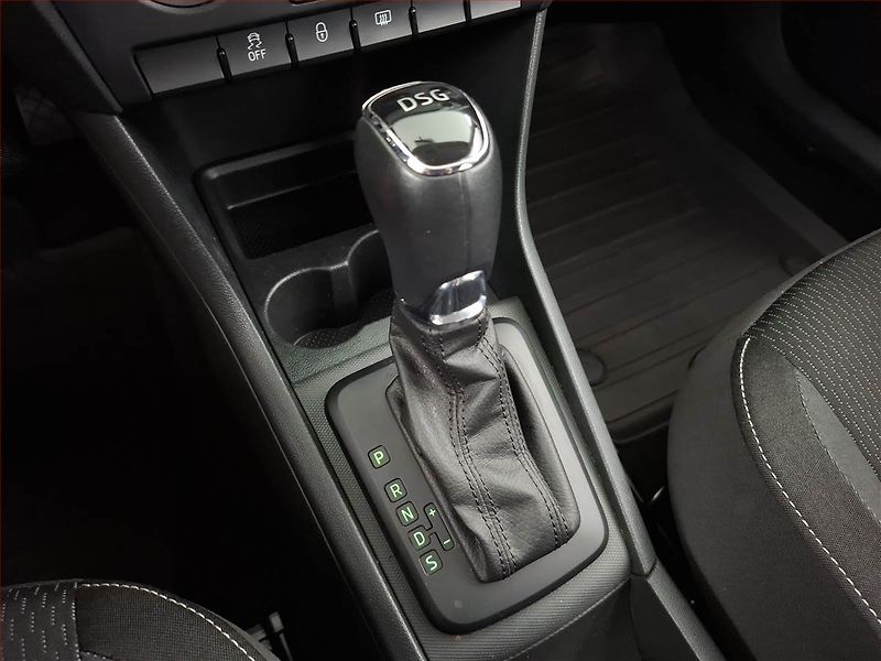Škoda Rapid (2014) Style 1.6 TDI, Automat - fotka 13 z 15