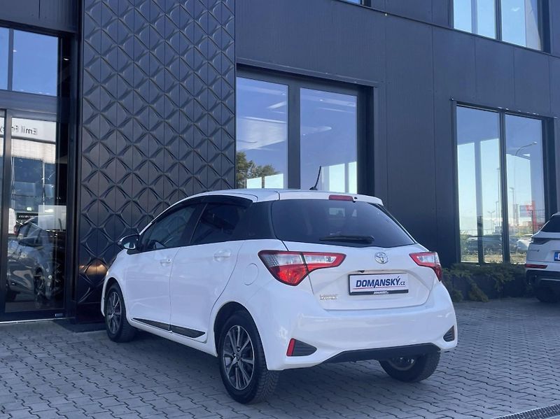 Toyota Yaris ACT. TREND Y20 1.5 VVT-i 82 kW - fotka 8 z 23
