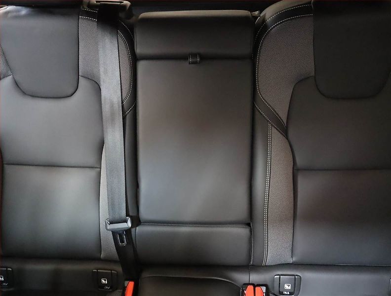 Volvo XC60 (2023) B4 AWD - fotka 10 z 27