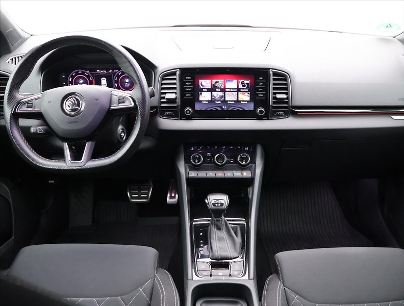 Škoda Karoq 2,0 TSI 140kW DSG Sportline - fotka 28 z 36