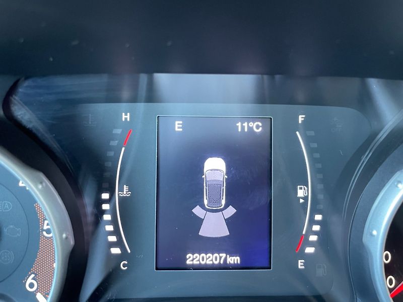 Jeep Compass (2020) 1.6MJD 88kW Downtown - fotka 29 z 31