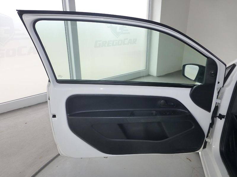 Volkswagen up! (2013) 1,0MPI**KLIMATIZACE** - fotka 10 z 21